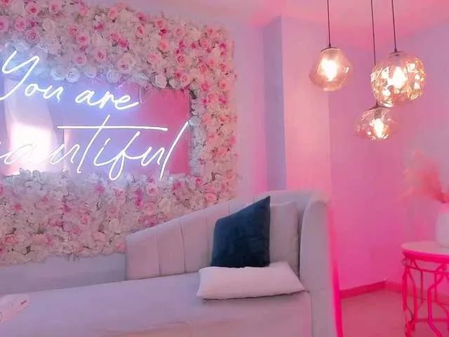 BellaCarteer — Educated people, who challenge me to leave my comfort zone, who talk to me affectionately but who fuck me hard