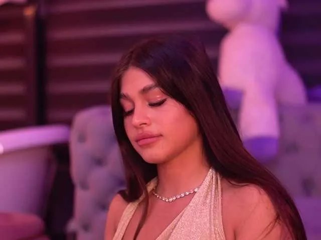 BellaNoirre — Affectionate, and always craving a deeper connection. I adore slow, teasing moments, meaningful chats, and building real chemistry that makes everything even hotter