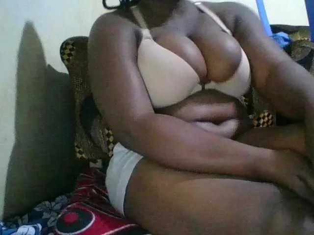 bigboobies2 on BongaCams 