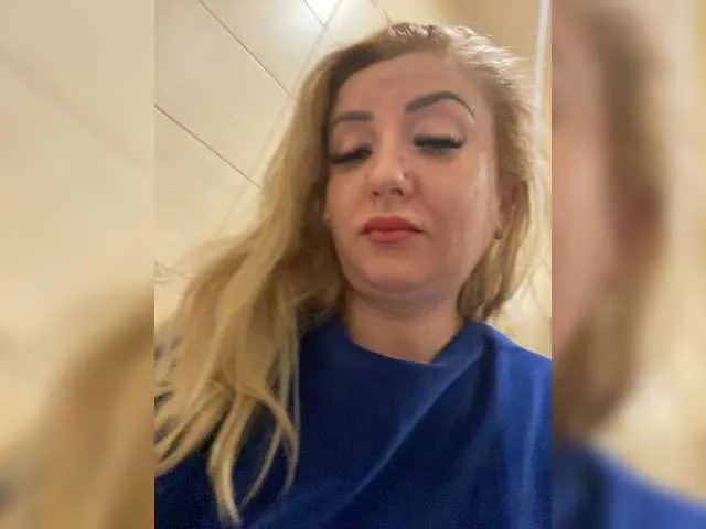BonnyMyriam — Hi, honey. Welcome. Mommy is very horny and wants a good fuck. If you bring me to orgasm, I'll show you how hot I am.