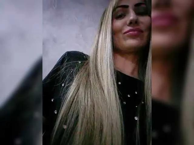 Cassssablanca on BongaCams 