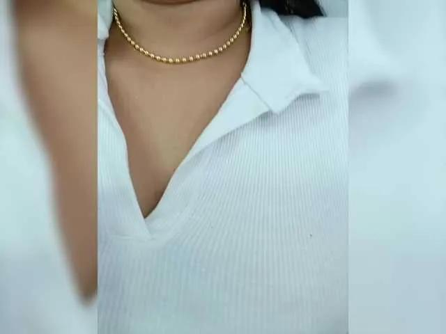 EinnyMure on BongaCams 