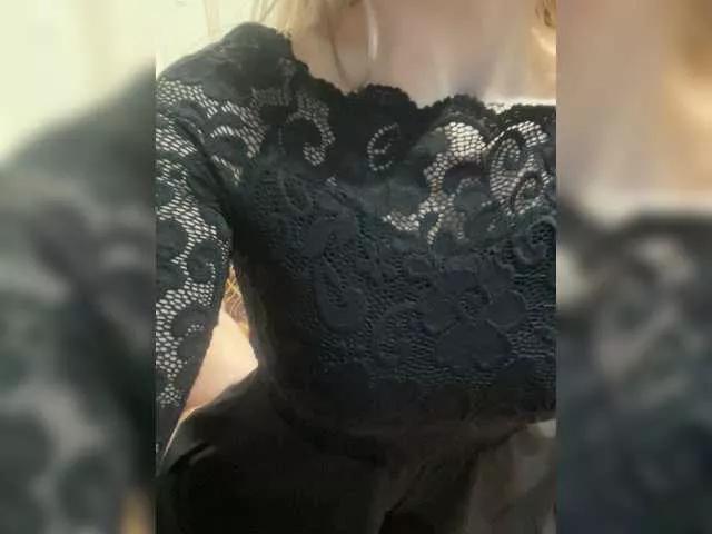 Essss33331 on BongaCams 