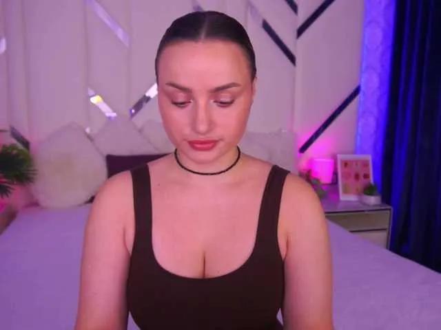 FloraGreys — It turns me on when a man is confident and knows what he wants... Especially if he wants me.
It turns me on when a man makes me feel wanted... without further ado
Slight dominance, confident hands, a look that makes your knees shake - and I'm all yours.