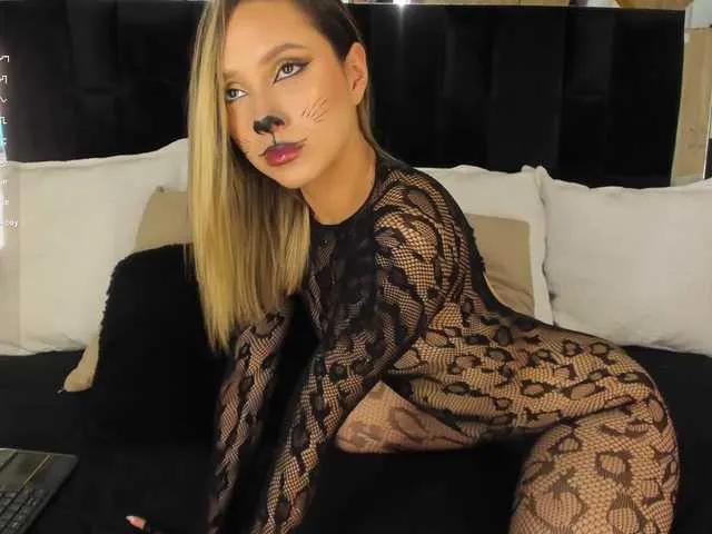 GretaVelvet on BongaCams