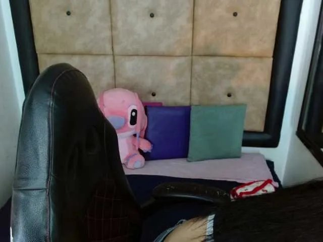 IamCarollVbna — I like almost everything, I am super naughty waiting to have a lot of fun, fucking my pussy, my ass, my throat. I will fulfill all your fantasies. I like that you talk dirty to me, seeing your hard cock makes me super wet, pamper me with a tip and...