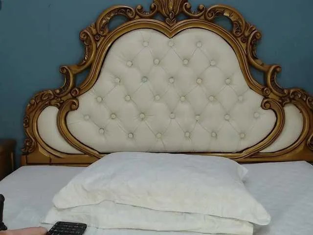 JadheLux on BongaCams