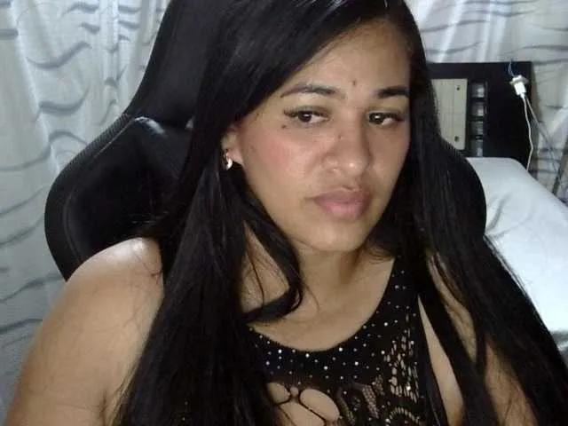 Letty33 on BongaCams