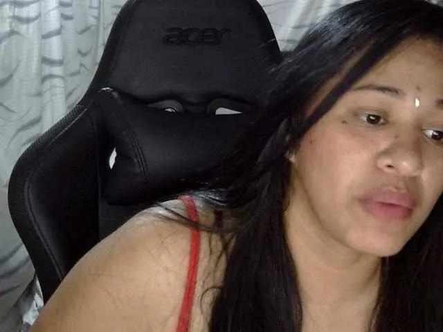 Letty33 on BongaCams