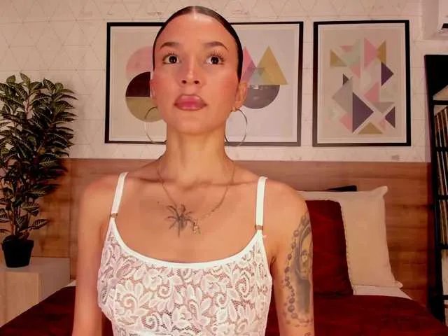 LunaRuso — I love fun, daring, sincere and talkative people, do you like to be daring? You are in the right place 