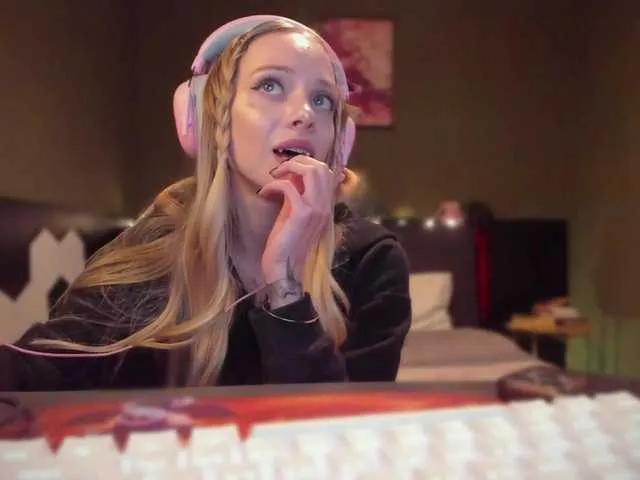 Mini-Tiny on BongaCams 