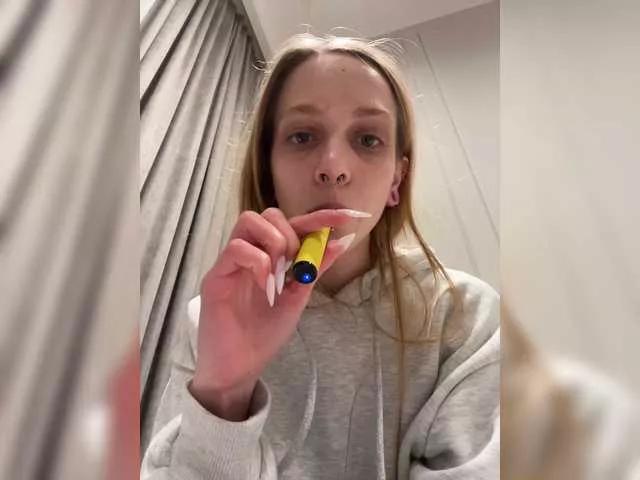 Mini-Tiny on BongaCams 