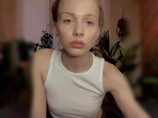 Mini-Tiny on BongaCams 