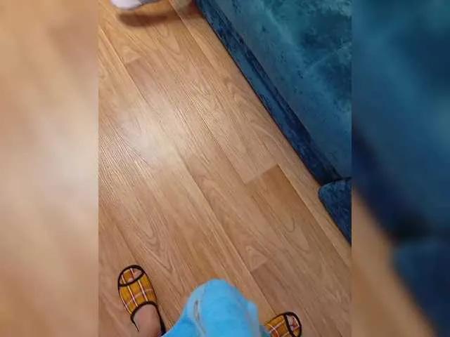 Niki233221 on BongaCams 