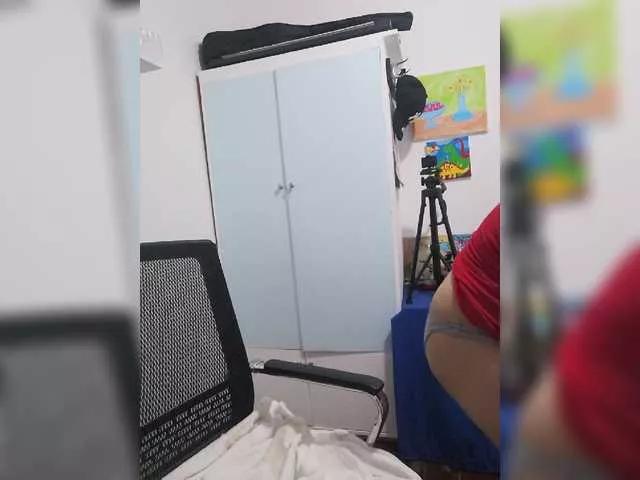 soffia-mae on BongaCams 