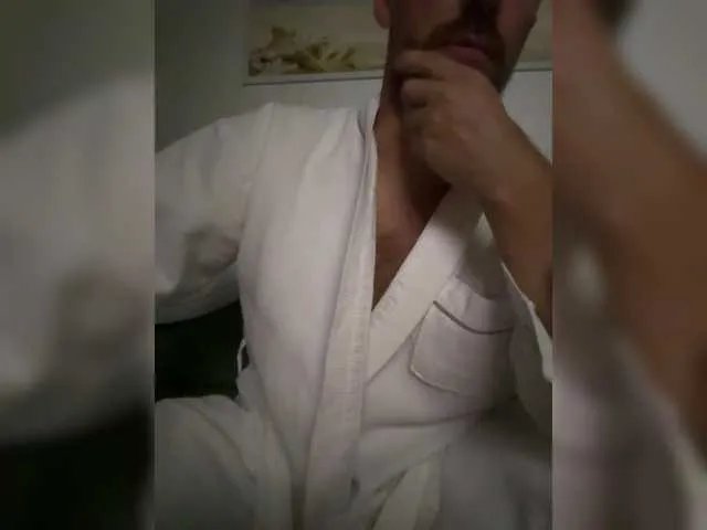 VolnaV — Gathering for a hotel with a swimming pool. The broadcast will be online. Completely naked. It will be hot. Sex, communication, broadcast. Hotel in the jungle. @total - countdown: @sofar collected, @remain left before the show starts