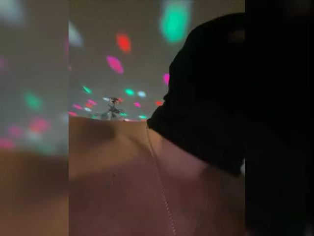 XXXklsdf on BongaCams 