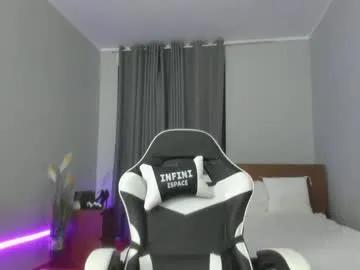 krisztina_o — OhMiBod : Device that vibrates at the sound of Tips and makes me wet. - Multi-Goal :  Hi i'm a young mommy and i have milk.I'm a gymnast l show you my flexibility and the grace of my female body guys