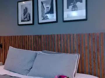 luna_roja25 on Chaturbate