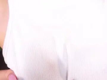 maybellebyone — G:Take off my top and get a close-up of my tits Hello I'm Milina and I'm #shy #lovense #18 #young and i have very #bigboobs [113 tokens remaining]