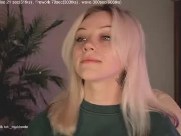 mia_milagros on Chaturbate