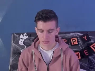 mikaelslow on Chaturbate