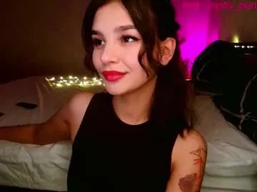 moto_ponchik on Chaturbate