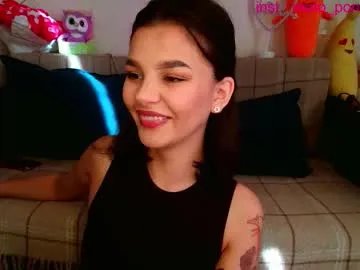 moto_ponchik on Chaturbate