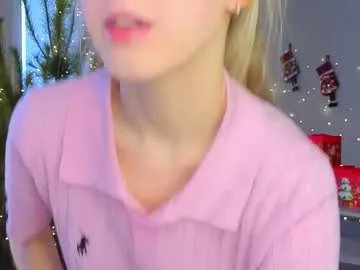 succubelle — GOAL: play with my lips  [33 tokens remaining] Come there and try do defuse my Domi! Bzz bzz me _ #lovense #18 #shy  #skinny #teen