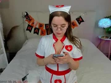 velvetwhisperss on Chaturbate 